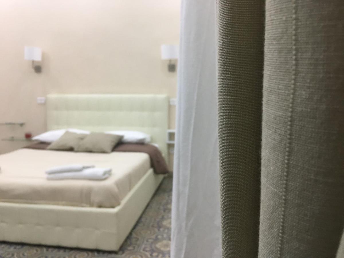 Decumani Prestige Bed and Breakfast Napels Buitenkant foto